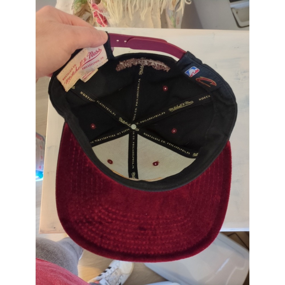 Cleveland Cavaliers Black Mitchell & Ness Snapback Hat RED SUEDE GREAT CONDITION - Picture 6 of 6